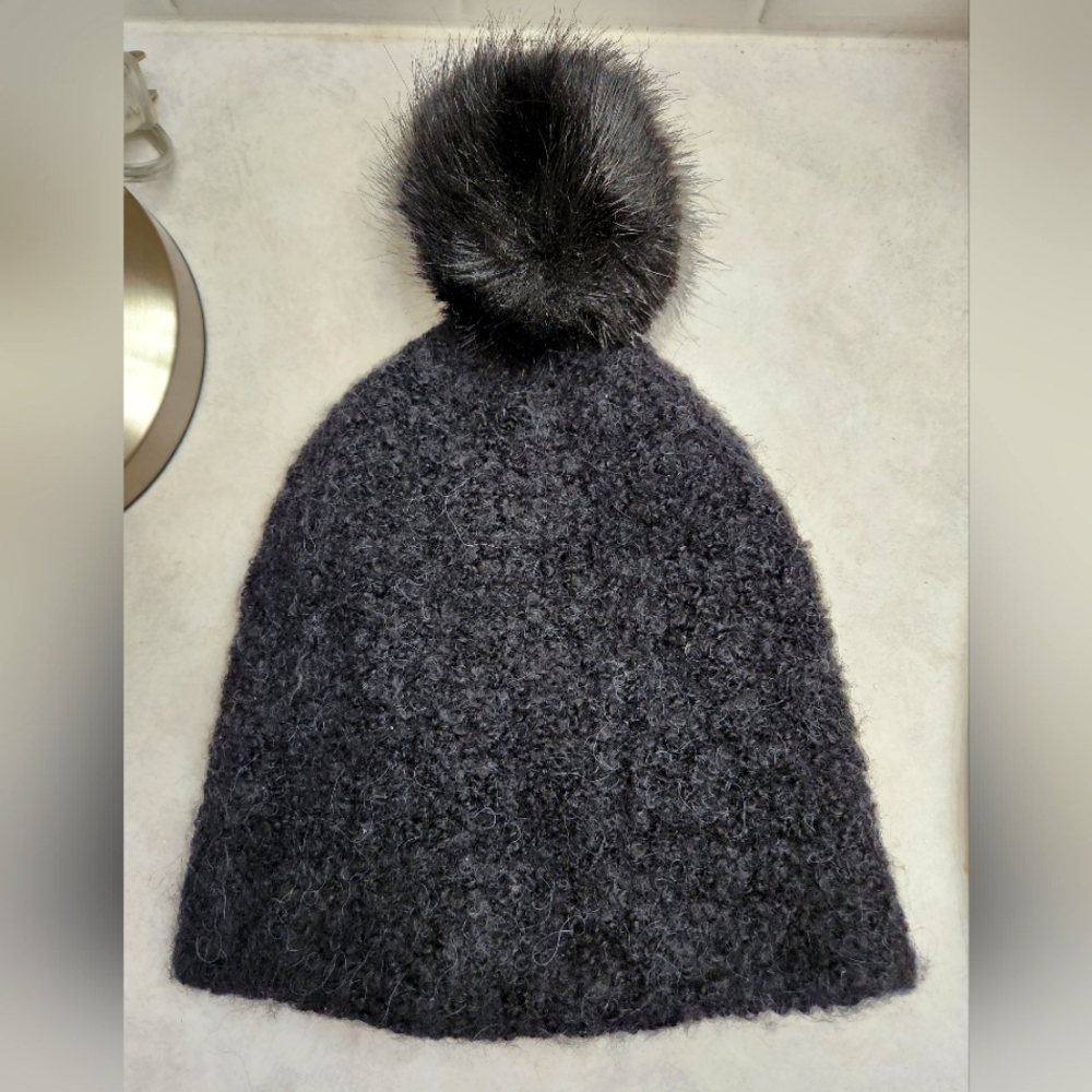 Universal Thread Black Beannie